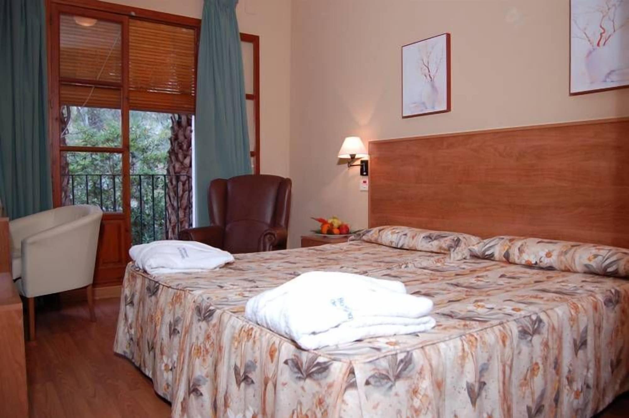 Balneario De Archena - Hotel Leon Стая снимка