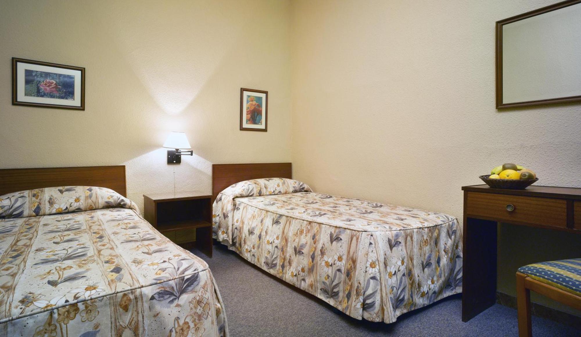 Balneario De Archena - Hotel Leon Стая снимка